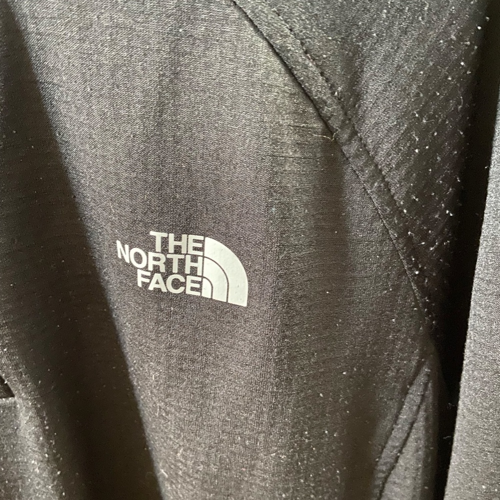 Lightweight Northface Half-Zip Jacket - image 3